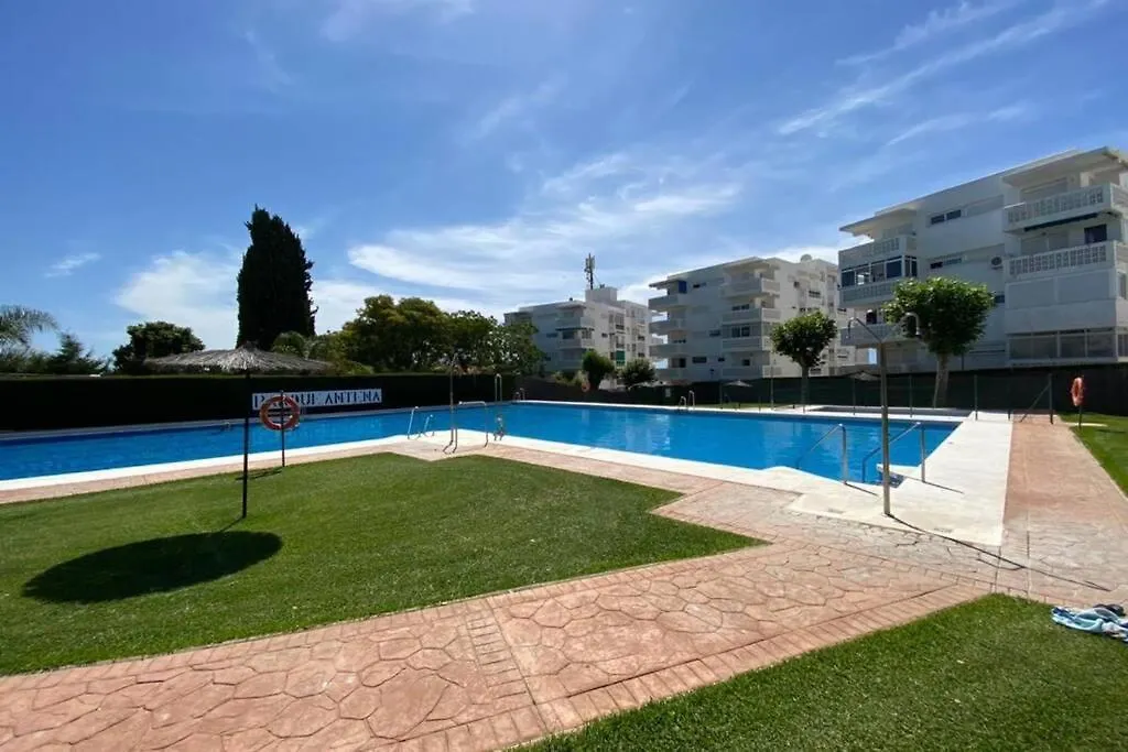 Apartamento En Urbanizacion Parque Antena, Estepona, Totalmente Renovado 0*, Estepona